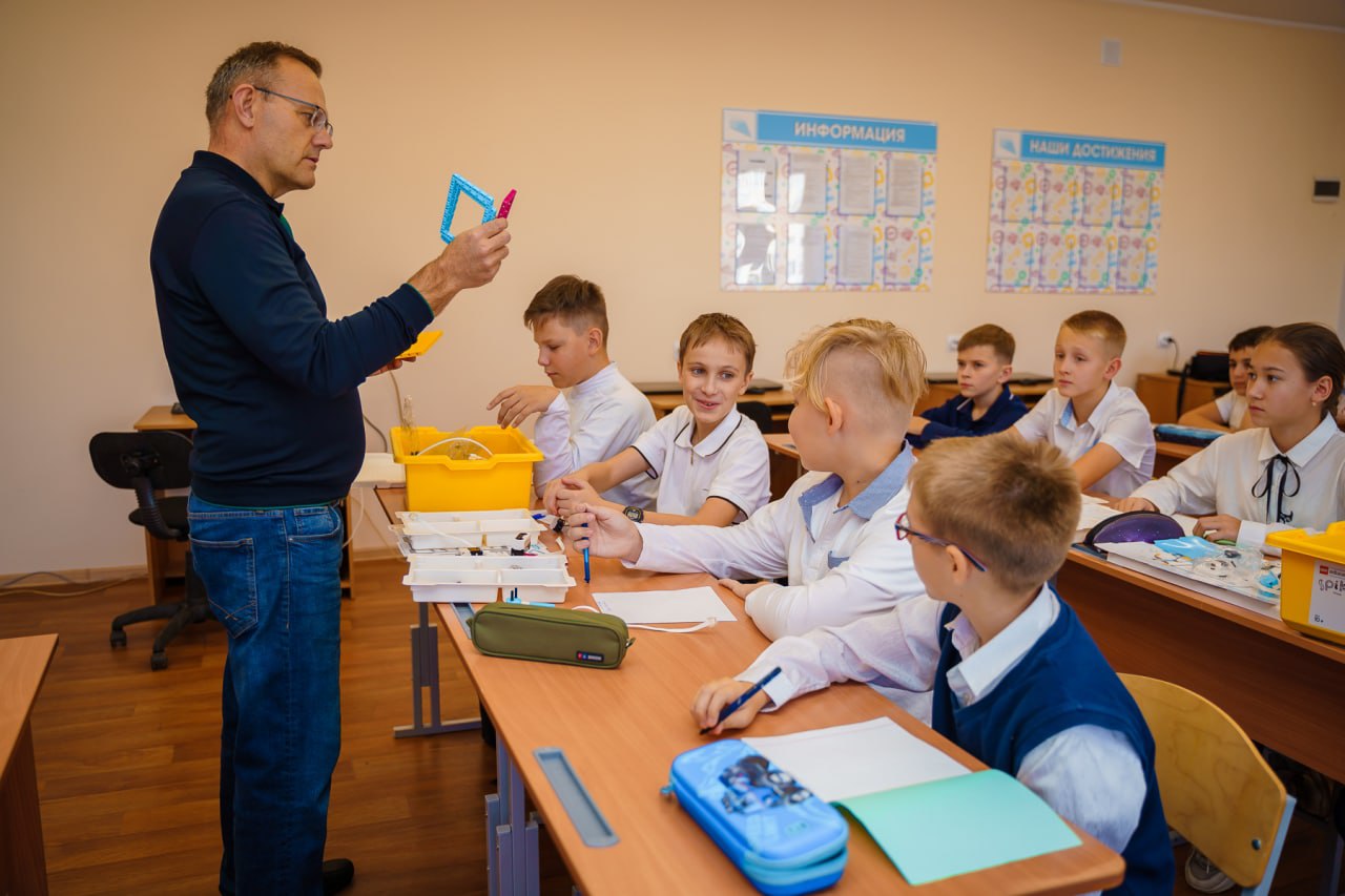 Робот1.jpg